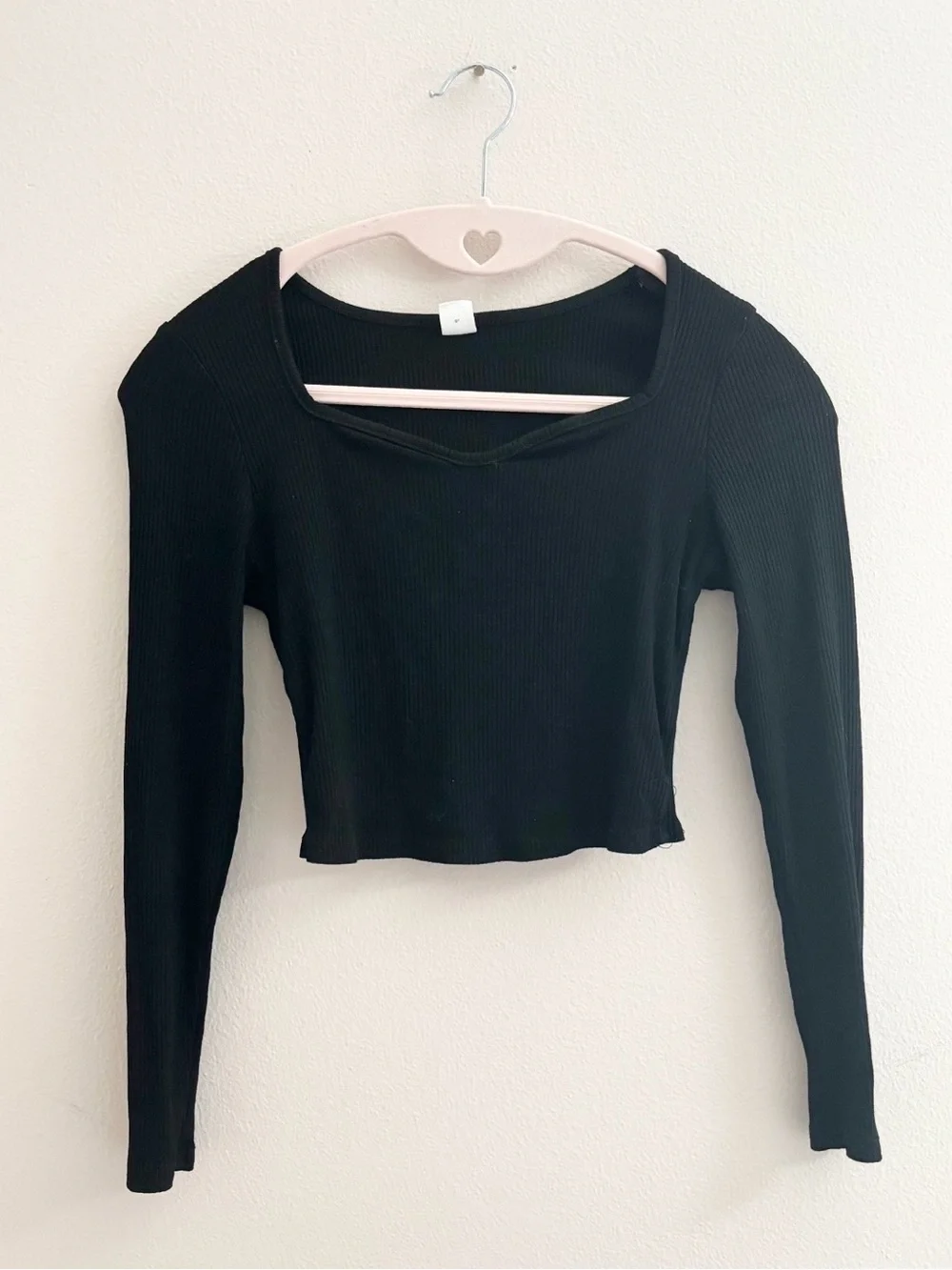 5/$15 🩷 SHEIN Black Ribbed Long Sleeve Cropped Top